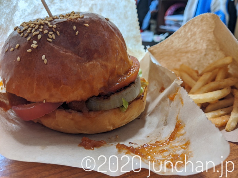 ドッグラン・カフェ＆アメリカン・ダイナ― JENNIE のハンバーガー