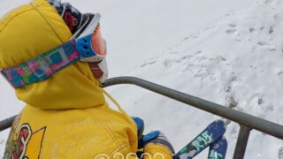 息子とスキーを楽しむ