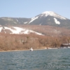 女神湖でスワンボートに乗ってきた。湖の上から蓼科山や白樺高原国際スキー場が見えて