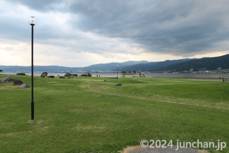 諏訪市湖畔公園を散策