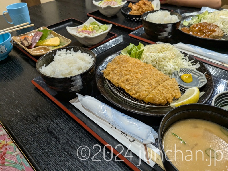 雲水 佐久平食堂 ロースカツとお刺身の定食