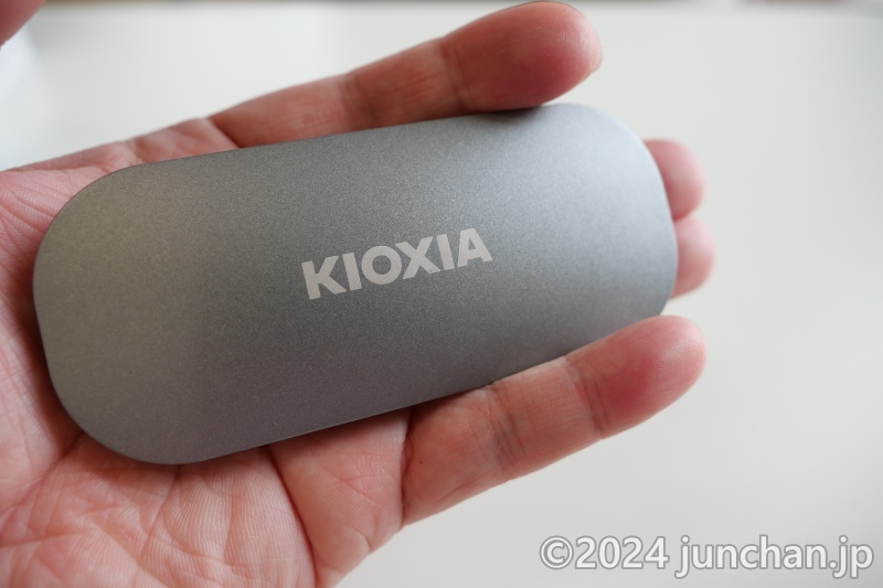 KIOXIA EXCERIA PLUS ポータブルSSD SSD-PKP1.0U3-B/N 本体