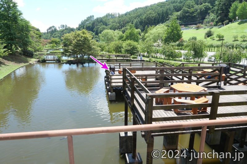 道の駅 南きよさと Valle ROTONDO テラスに息子がいた