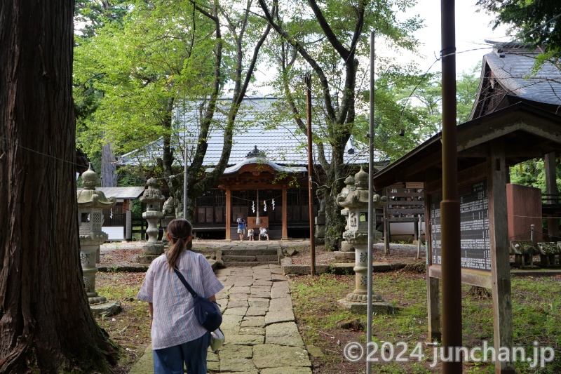 船形神社 拝殿と神楽殿