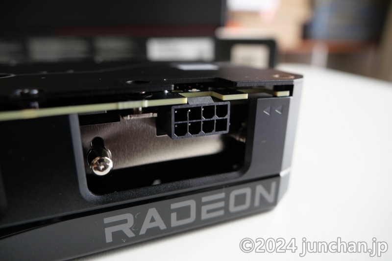 ASUS Dual Radeon™ RX 7600 XT OC Edition 16GB GDDR6 本体 補助電源