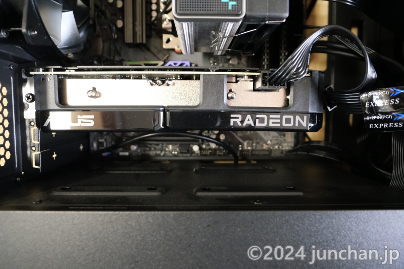 ASUS Dual Radeon™ RX 7600 XT OC Edition 16GB GDDR6 パソコンに取り付ける