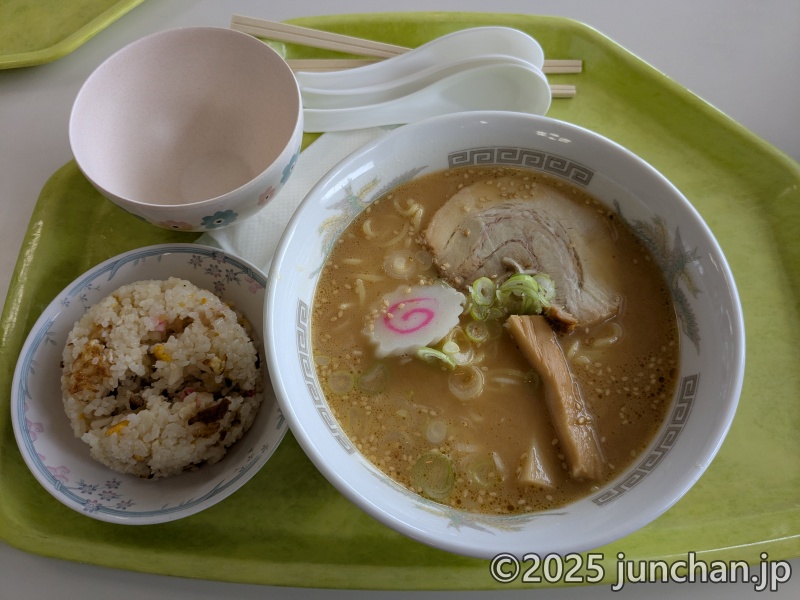 湯の丸スキー場 第6ゲレンデ レストハウス「フレンド」 ラーメンチャーハンセット