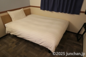 東横INN京都四条大宮 シングルルーム ベッド