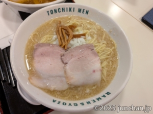 大衆拉麺食堂 とんちき麺 白拉麺 大盛り