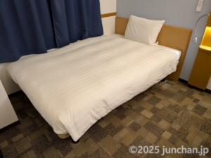 東横INN池袋北口1 シングルルーム ベッド