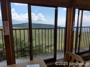 ドライブイン霧ヶ峰富士見台 食堂からの眺め