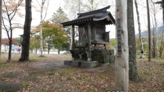 池の平神社 お社と御柱
