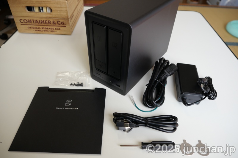 UGREEN NASync DXP2800 内容物