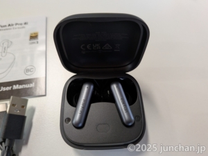 EarFun Air Pro 4i ケースの中にイヤホン