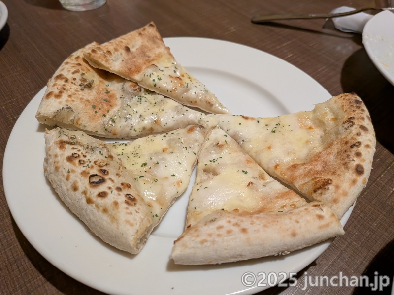 長野県佐久市 ナポリの食卓 ピザ