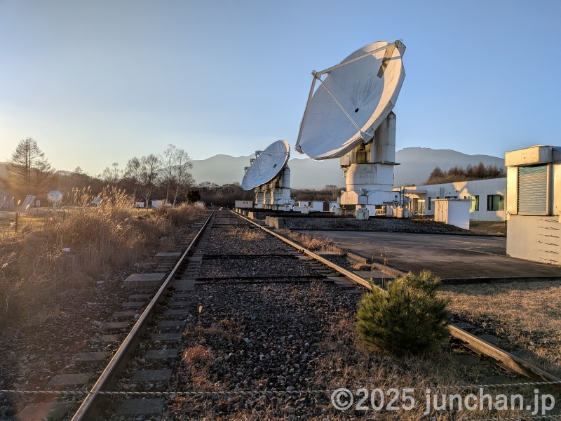 国立天文台野辺山 ミリ波干渉計の移動用レール