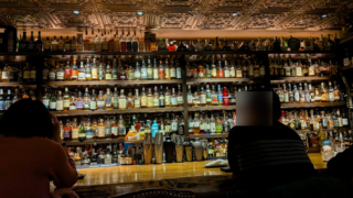 bar REM 圧倒的なボトルの数！