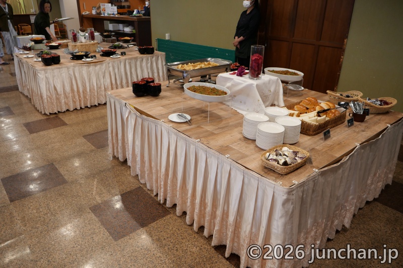 志賀高原 高天ヶ原 志賀パークホテル メインダイニング りんごの木 朝食 夕食