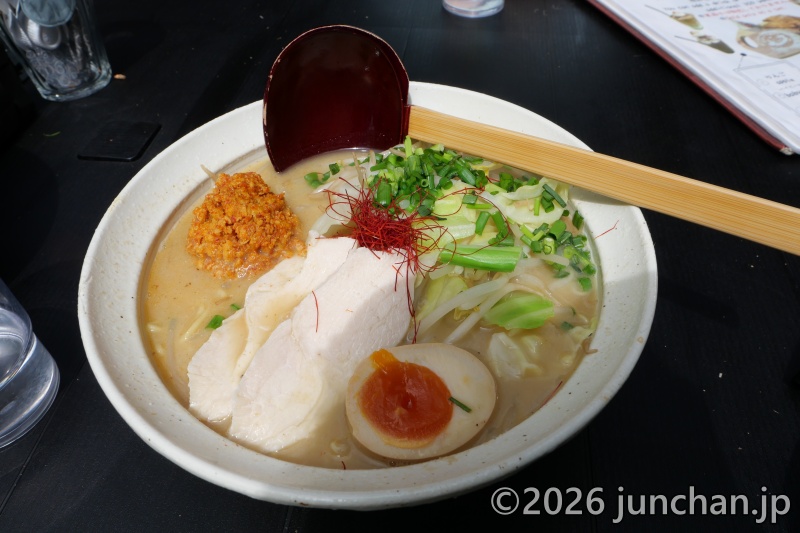 猿座カフェ ピリ辛肉味噌 鳥白湯ラーメン